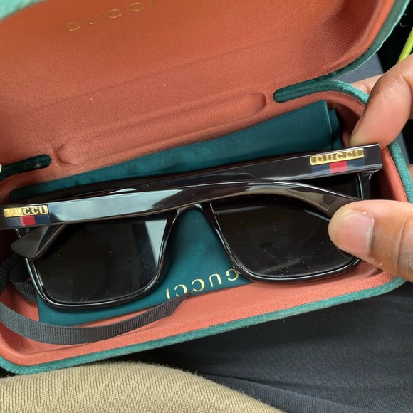 Gucci Sunglasse - Picture 2 of 3